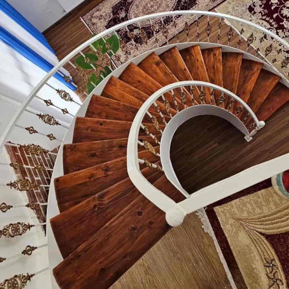 پله چوبی رویه شاسی آهنی